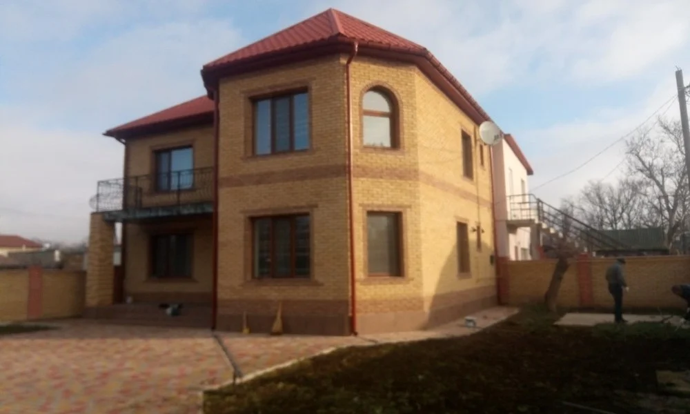 Завершений приватний цегляний будинок — об’єкт Kvartal Building